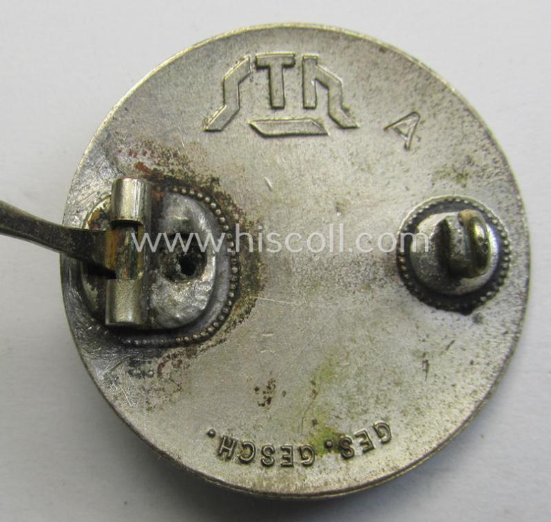 Superb, enamelled lapel-pin: 'Der Stahlhelm' - Bund der Frontsoldaten (Sta) - Eintrittsabzeichen 1932' being a non-engraved example that comes in an overall very nice- (and/or fully undamaged!), condition