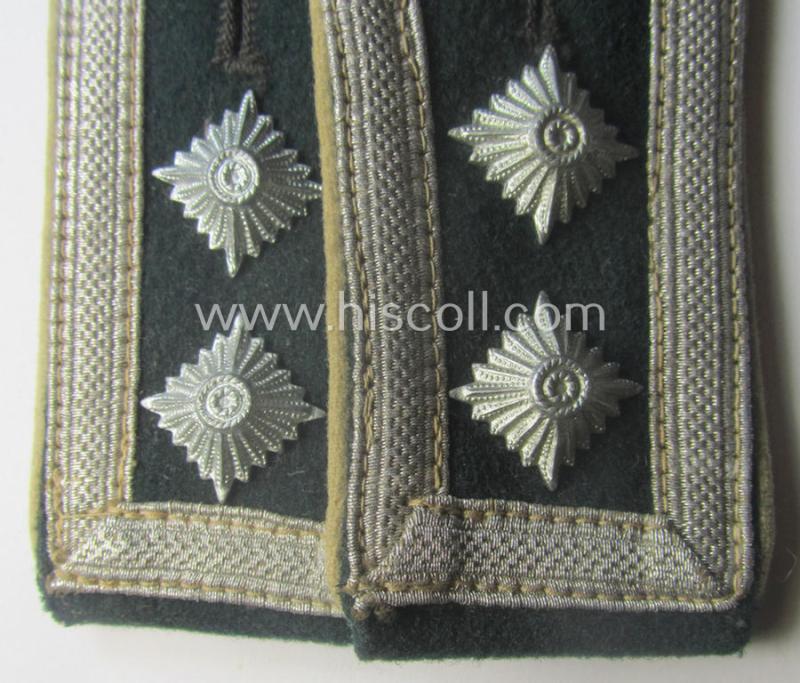 Pair of WH (Heeres) so-called: 'M40'-pattern NCO-type shoulderstraps: 'Oberfwbl. der Infanterie-Trpn.'
