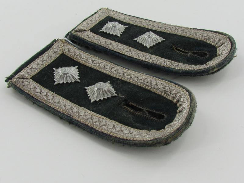 Wehrmacht ( Heer )Medical M36 shoulder boards Oberfeldwebel