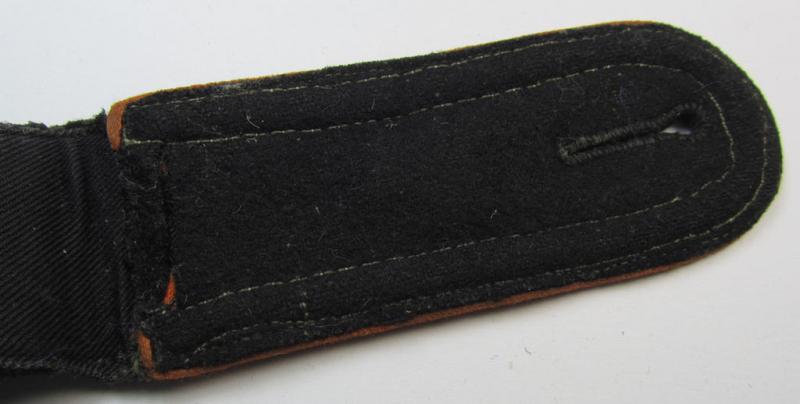Superb - albeit regrettably single! - Waffen-SS (I deem fairly early-war pattern!) NCO-type shoulderstrap as was intended for usage by an: 'Unterscharführer' who served within the: 'Waffen-SS Feldgendarmerie-Truppen'