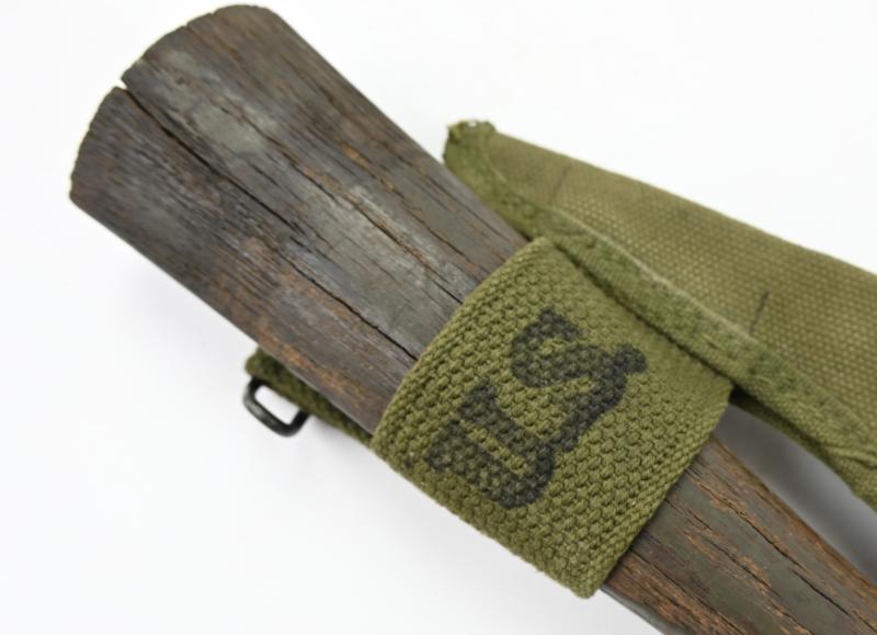 US WW2 M-1910 Pick-Mattock and carrying case