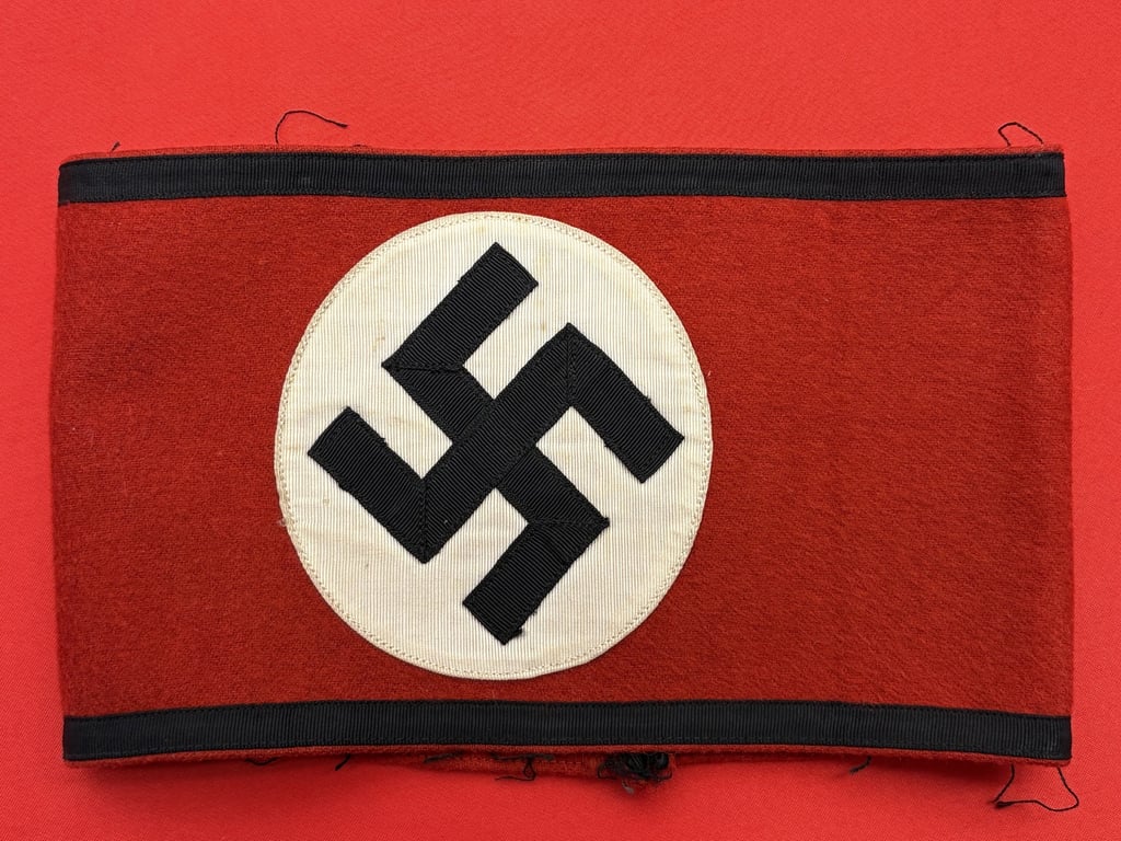 STUNNING GERMAN WWII THIRD REICH ORIGINAL ALLGEMEINE SS ARMBAND THICK RED WOOL WITH RZM SILK TAG INSIDE.ADDITIONAL PHOTOS