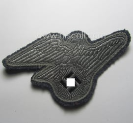 Minimally used, officers'-pattern, 'Luftschutz' (ie. RLB-) breasteagle being...