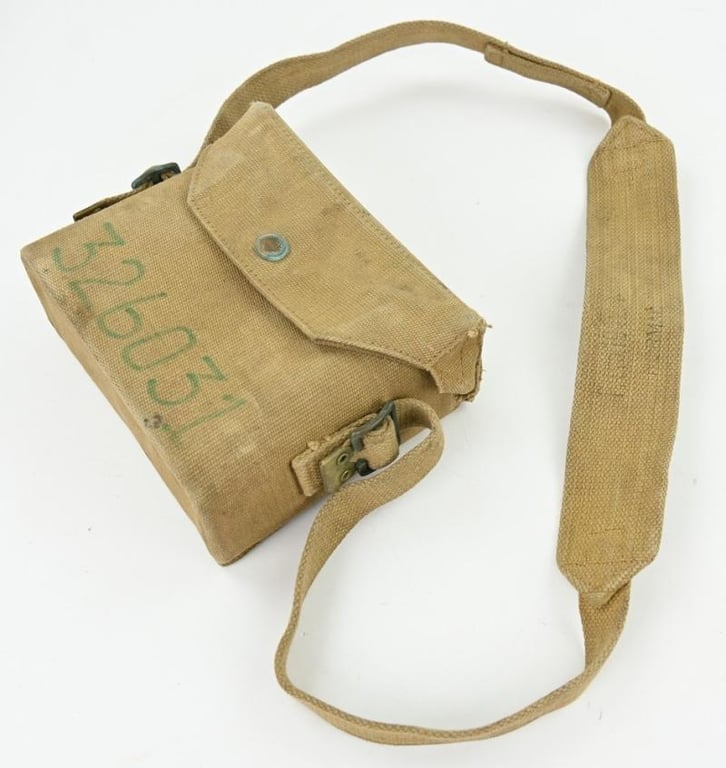British WW2 Carrying Pouch with US bino