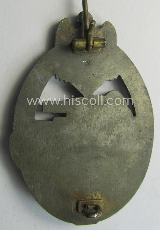 Attractive, 'Panzerkampfabzeichen in Bronze' (or: bronze-class panzer assault badge or PAB) being a neat zinc- (ie. 'Feinzink'-) version (of the so-called: 'flat-back'-pattern) as was procuced by the: 'Alois Rettenmaier'-company