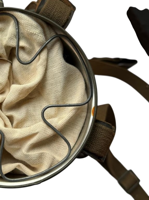 Short Gasmasker in Canister