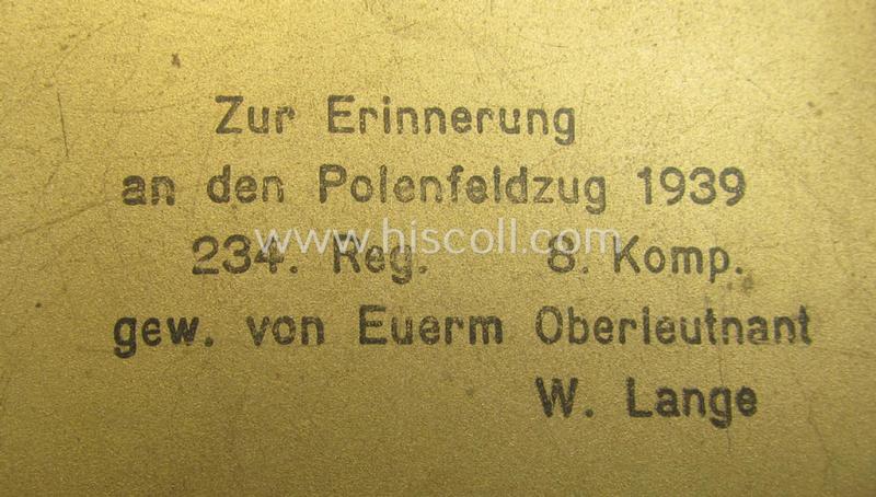 Commemorative, silver-toned 'souvenir'-cigarette-etui' (ie. 'Erinnerungs-Etui') showing an illustration of two dancing ladies and engraved text: 'Zur Erinnerung an den Polenfeldzug 1939 - 234. Reg. - 8.Komp. - gew. von Euerm Oberleutnant W. Lan...