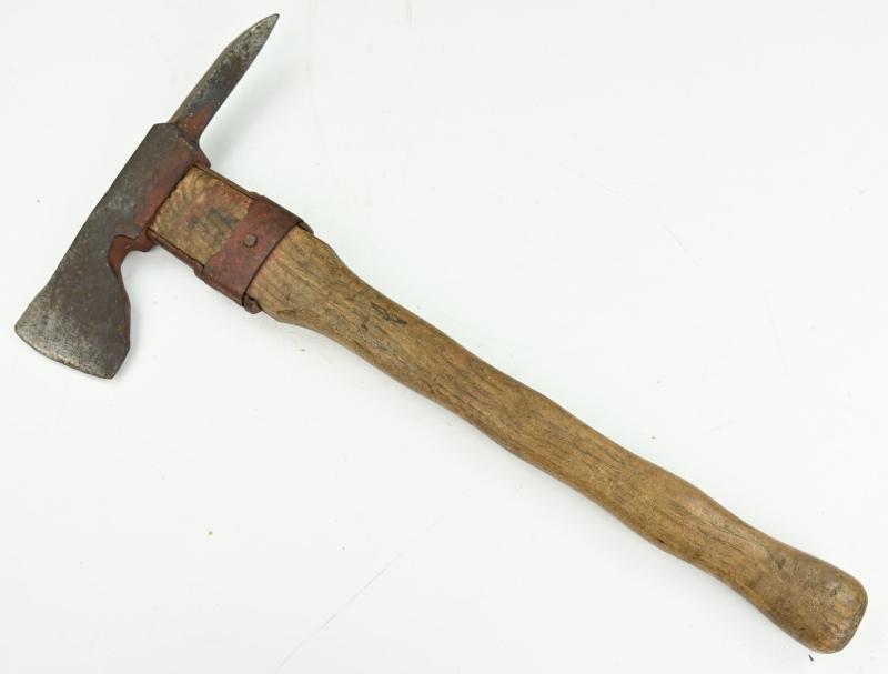 German Luftschutz-Raum Escape Set in Frame