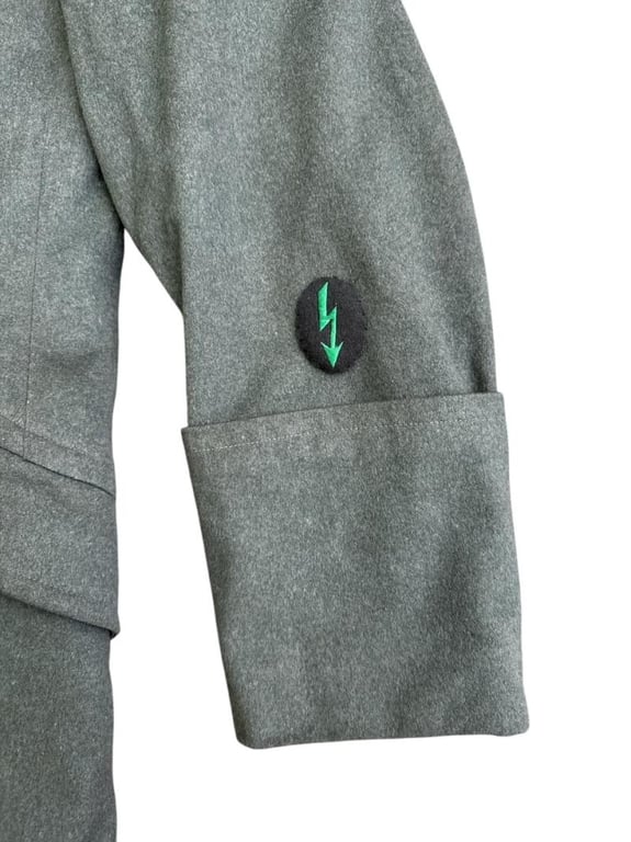 Wehrmacht ( Heer ) mountain trooper ‘Gebirgsjäger’ Oberleutnant  M36 Greatcoat