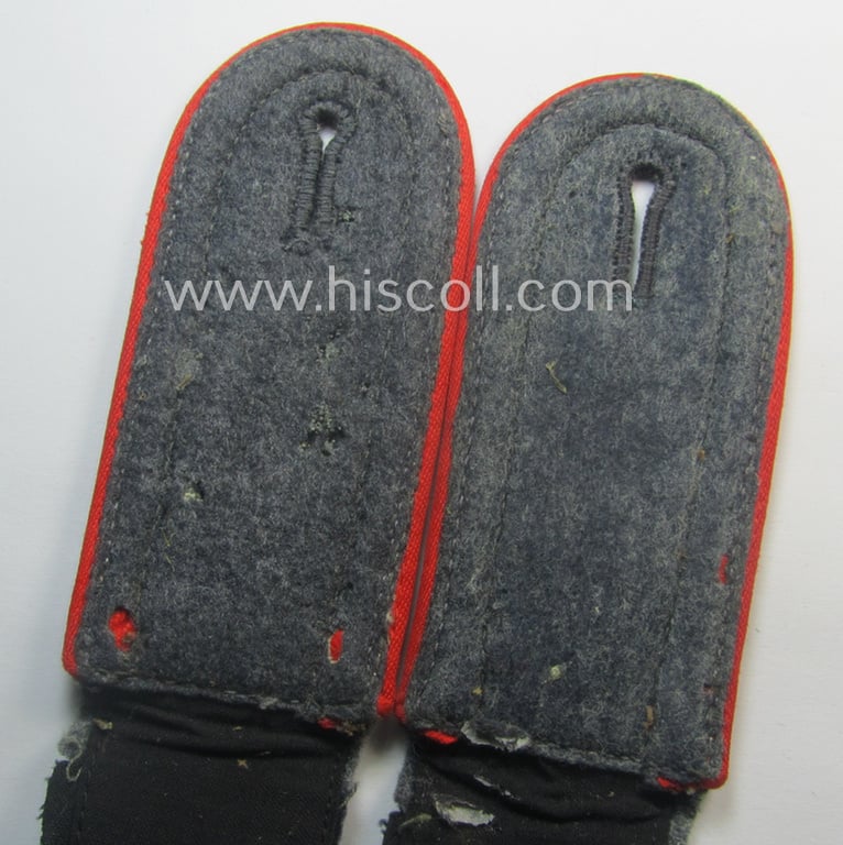 Pair of WH (Luftwaffe), early-war-period- (and I deem 'tailor-made') NCO-type shoulderstraps as was intended for usage by an: 'Unteroffizier eines Flakartillerie-Abteilungs o. Rgts.'