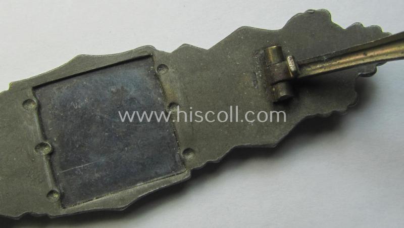 Superb, 'Nahkampfspange in Bronze' (or: bronze-class close-combat clasp ie. CCC) being a non-maker-marked- and/or minimally converse-shaped so-called: 'six-dot'-specimen as was produced by a to date unidentified maker- (ie. 'Hersteller')