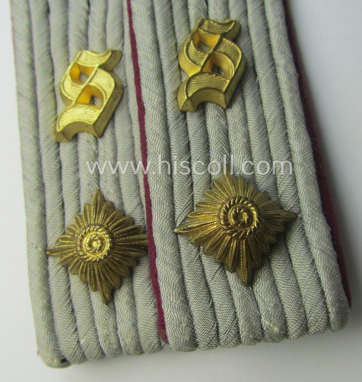 Pair of WH (Heeres) 'cyphered', officers'-type shoulderboards: 'Oberleutnant der Nebelwerfer-Trpn. u. Mitglied einer Nebelwerferschule'