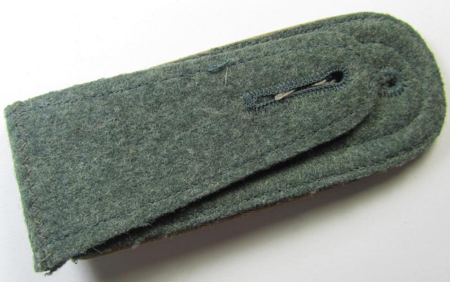 Very nice - and rarely encountered albeit regrettably single! - IMO early- ie. mid-war-period-, WH (Heeres) NCO-type shoulderstrap, as was intended for - and/or used by! - a: 'Feldwebel der Kradschützenbtle. der Pz.Div. u. Inf.Div. (mot)'