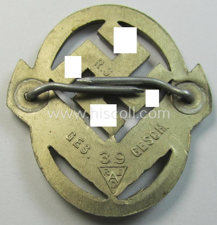 Attractive - and scarcely encountered! - silverish-golden-toned - and I deem aluminium-based - cap-badge (ie. 'Hutabzeichen') as was intended for usage by a female member serving within the: 'Reichsarbeitsdienst der weiblichen Jugend' (or: RADwJ)