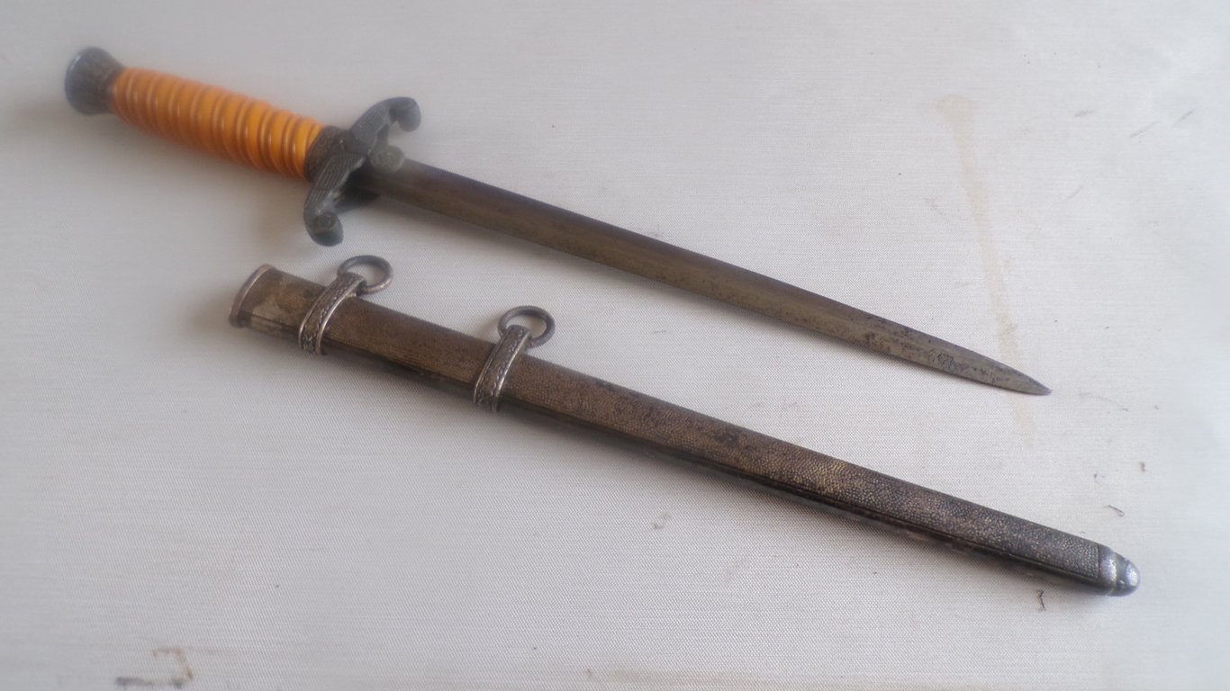 Heer Officer's Dress dagger Carl Eickhorn