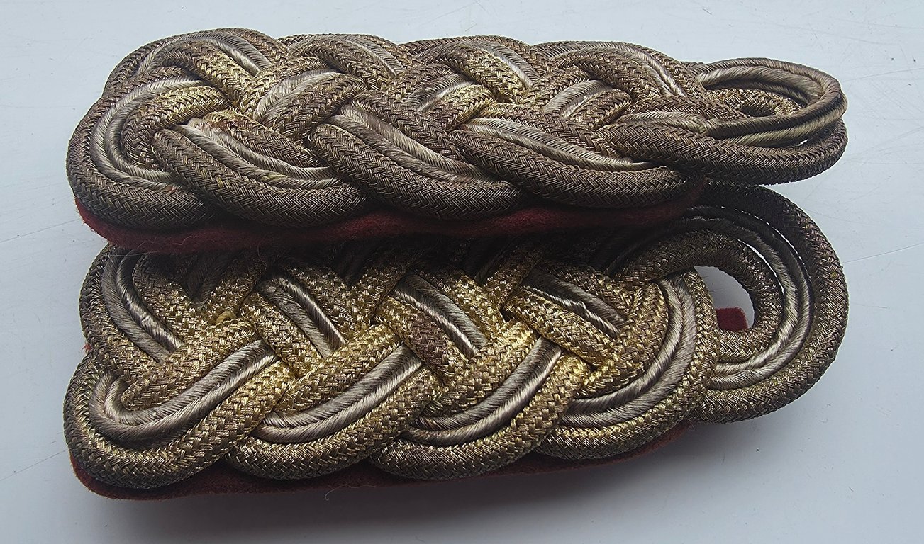 WW2 German Heer Generals slip on shoulder boards