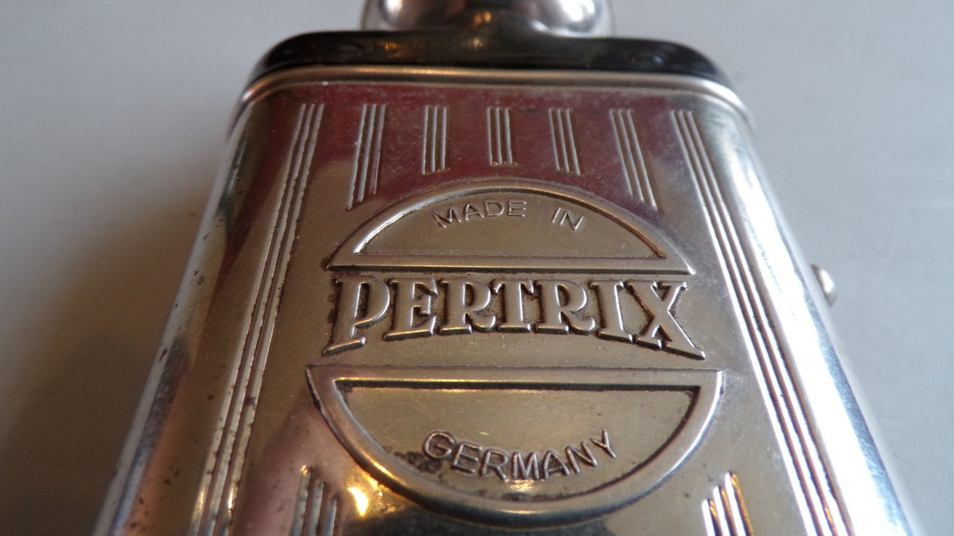 Pertrix 603 flashlight