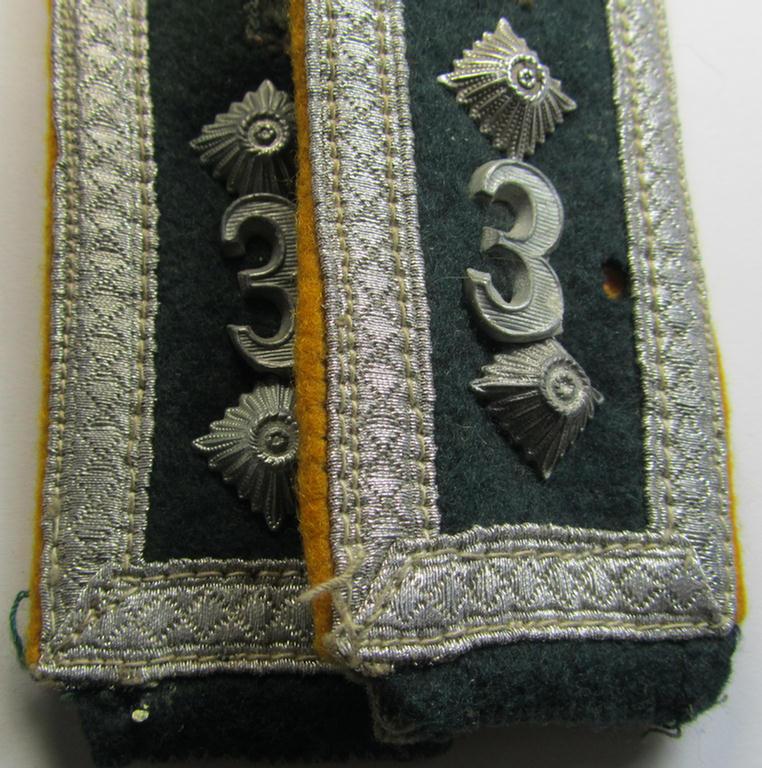 Attractive - and fully matching! - pair of WH (Heeres) early-war-period- (ie. 'M36'- ie. 'M40'-pattern) neatly 'cyphered', tailor-made NCO-type shoulderstraps as was intended for an: 'Oberfeldwebel des Kavallerie- o. Reiter-Regiments 3'