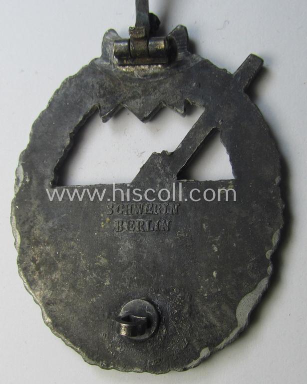 WH (Kriegsmarine) 'Marine-Artillerie-Abzeichen' being a clearly maker- (ie. 'Schwerin - Berlin'-) marked and/or zinc- (ie. 'Feinzink'-) based example