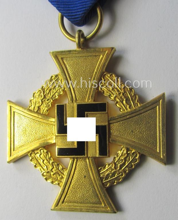Attractive, 'Treuedienst Ehrenzeichen 1. Klasse' (or: golden-class, civil loyal-service-medal as was intended for 40 yrs. of loyal service) being a nicely preserved and non-marked specimen