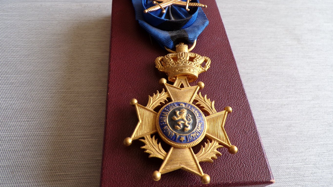 10-Piece WW1 Belgian Veteran Medal Grouping