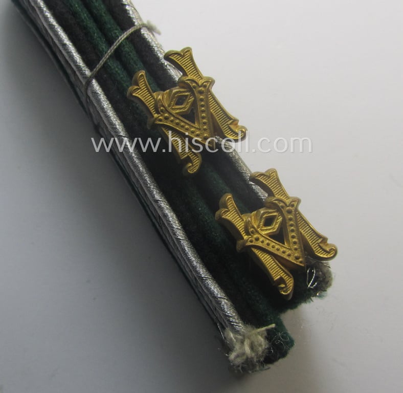 Attractive - and fully matching! - pair of neatly 'cyphered', administrative-officers'-pattern shoulderboards as was specifically intended for usage by a WH (Heeres) 'Leutnant des gehobener Dienstes'