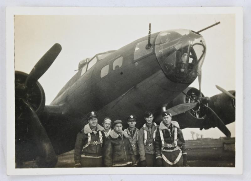 USAAF WW2 B-17 Crew picture 'Sons O’ Satan' 8th Army Airforce