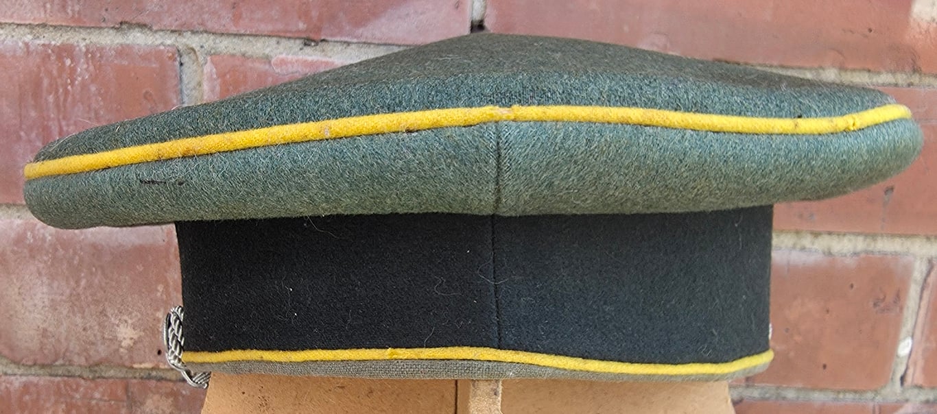 Original German officer's visor cap (Schirmmütze) Nachrichtentruppe