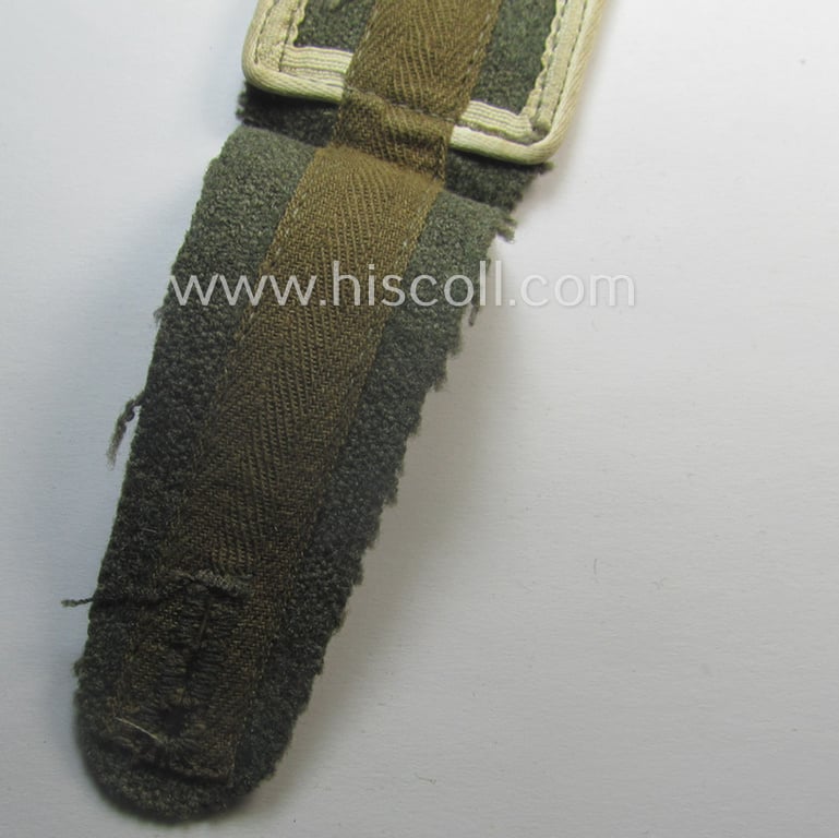 Single, WH (Heeres) later-war period- (ie. 'simplified'- ie. 'M44-'-pattern-) EM-type shoulderstrap: 'Soldat der Infanterie-Trpn.'