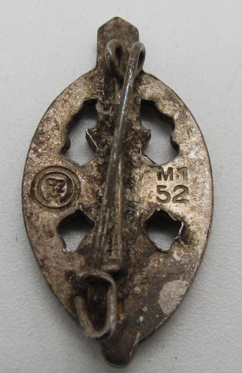 NS Reichsverband Deutscher Kriegsopfer (NSRDK) Badge RZM M 1/52