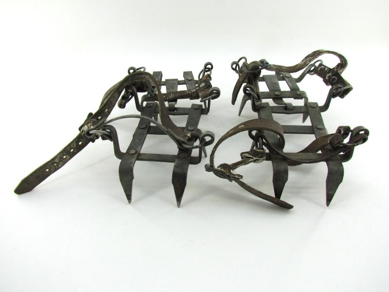 US WWII ( Mountain Troops ) Crampons