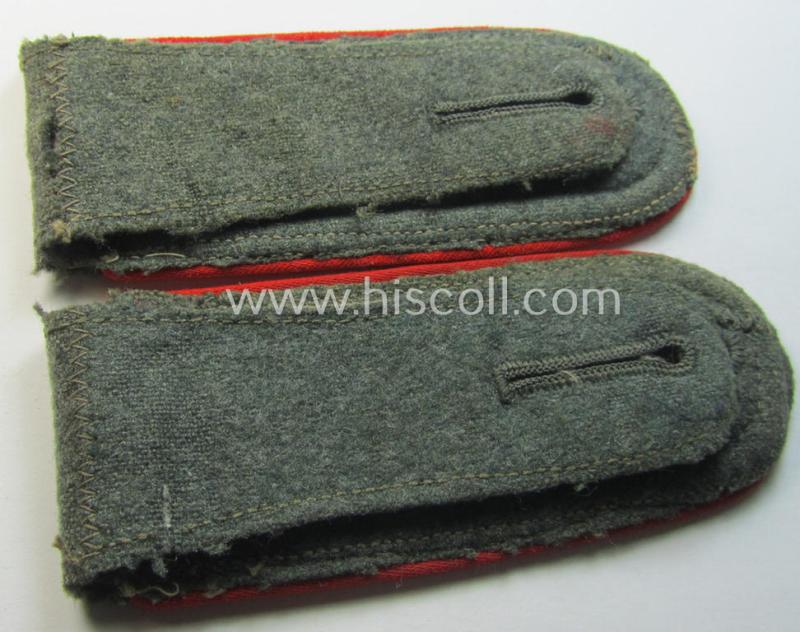 Attractive - and fully matching! - pair of WH (Heeres) early- (ie. mid-) war-period- (ie. 'M40'- ie. 'M43'-pattern), 'standard-issued' NCO-type shoulderstraps as was intended for an: 'Unterwachtmeister eines (Sturm)Art.-Abts. o. Rgts.'