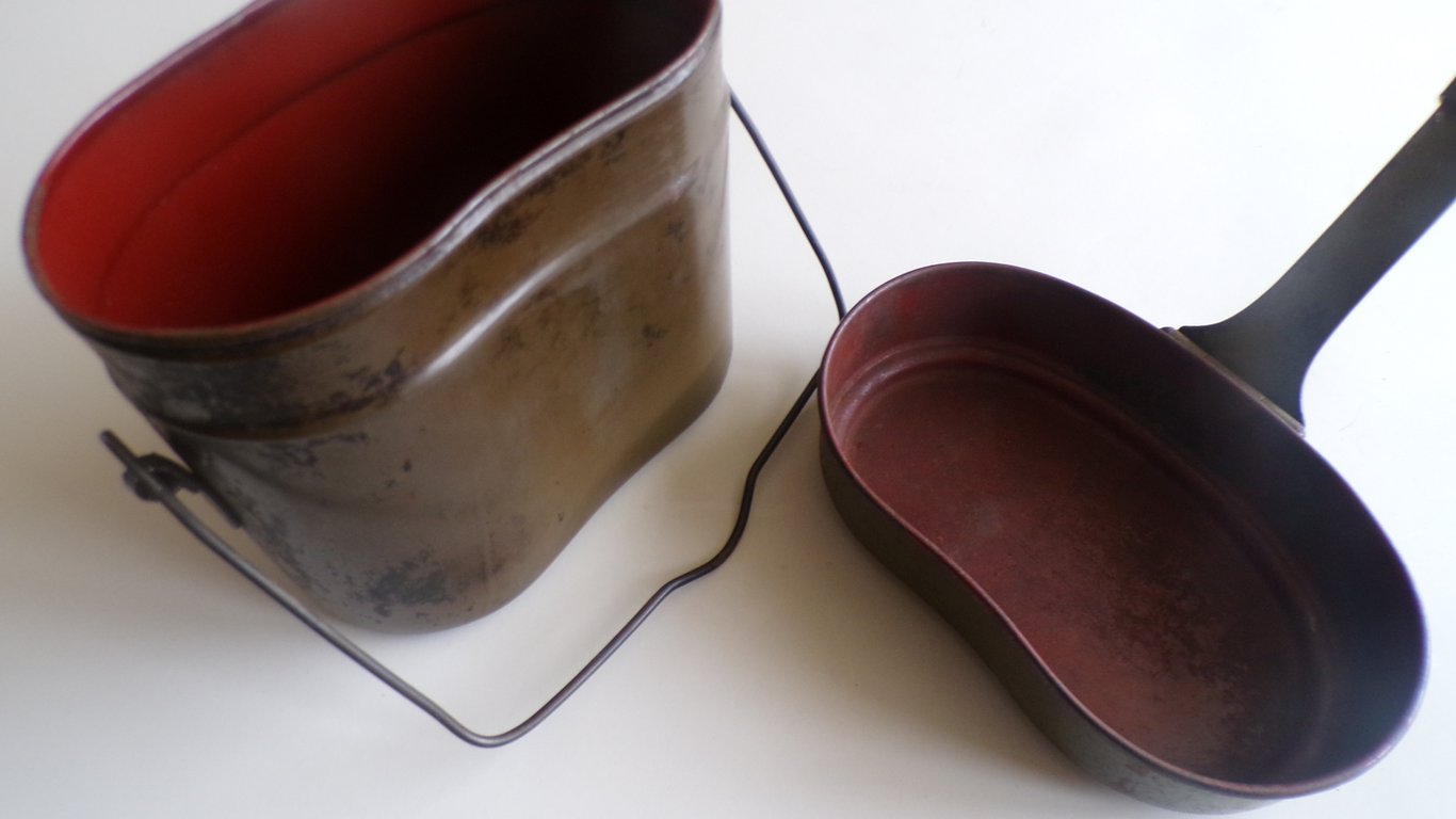 Heer / Waffen SS late war M42 Mess kit