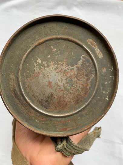 WH (Heer) M30 Gasmask Canister with Carryinng Straps