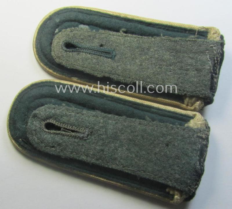 Pair of (early- ie. rounded-styled) WH (Heeres) NCO- (ie. 'M40'-) pattern shoulderstraps (being a so-called: 'privately-purchased'-pair): 'Feldwebel des Infanterie-Rgts. 7'