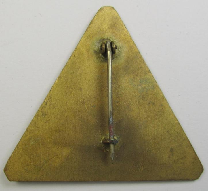 Luxuriously-styled, so-called: N.S.D.A.P.- (ie. 'Deutscher Turnbund'-) related 'tinnie' (ie. 'Tagungs- o. Veranstaltungsabzeichen') showing the: 'Deutscher Turnbund'-logo and text that reads: 'Männer Gauturnfest Krakau - 4.-6.7.1936'