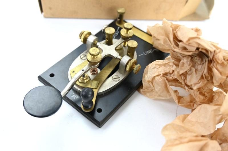 US WW2 Signal Corps Morse Key J-38 in Box