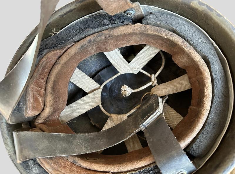 British Airborne Fibre Rim Helmet -1942-