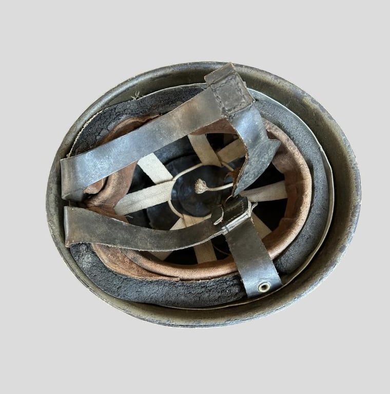 British Airborne Fibre Rim Helmet -1942-