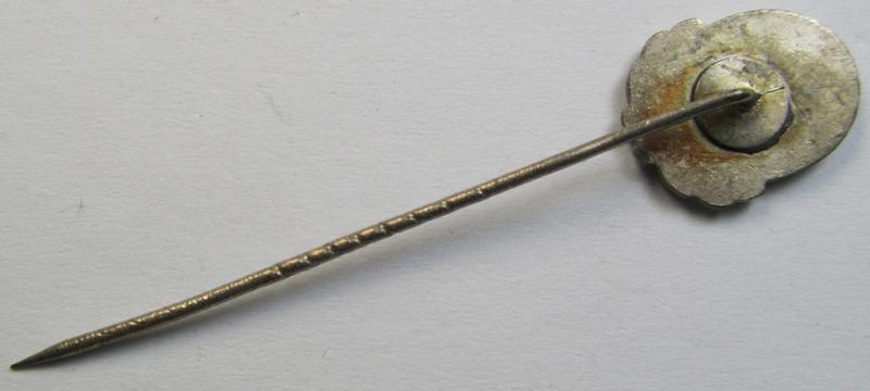 Attractive - and actually rarely seen! - silver-toned- and/or neatly enamelled, so-called: DDAC (ie. 'Der Deutsche Automobil Club') honorary-badge (or: 'Silberne Ehrennadel 1934') being a non-maker-marked example