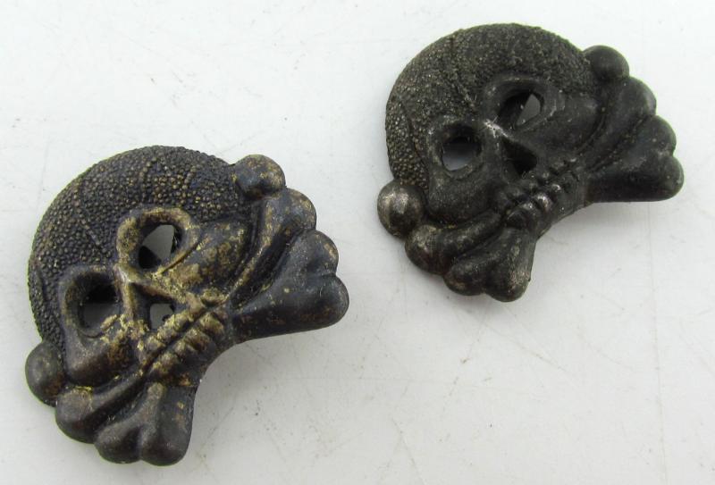 Wehrmacht (Heer) Panzer collar tab skull set