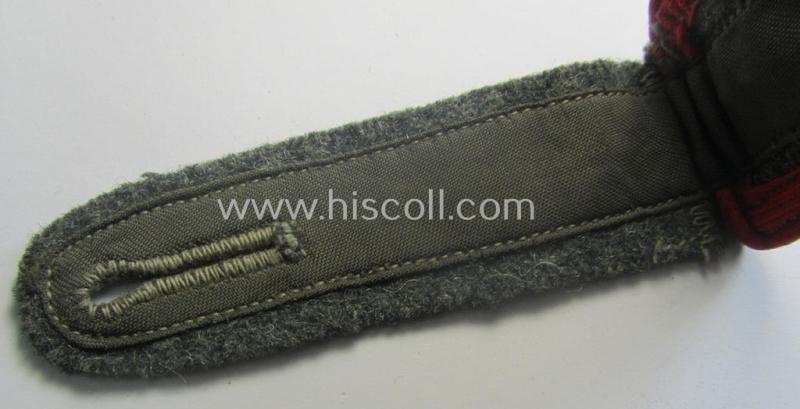 Single, later-war-period (ie. so-called: 'M44'-pattern-), simplified, WH (Heeres) NCO-type shoulderstrap as was intended for usage by an: 'Uffz. eines (Sturm)Art.-Rgts.'