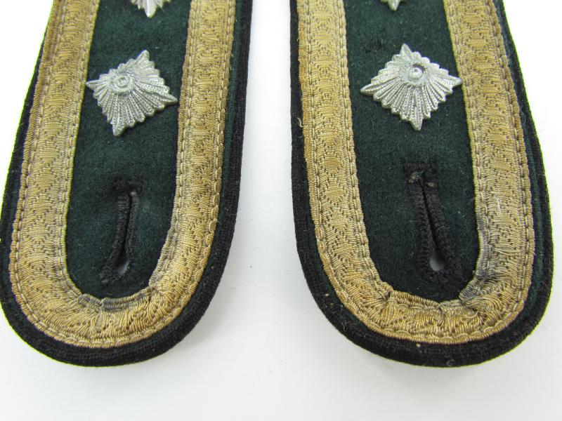 Wehrmacht (Heer) M36 Pioneer shoulder boards for ‘Oberfeldwebel’