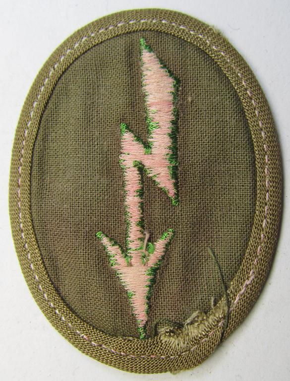 Attractive, WH (Heeres) 'tropical-styled', trade- and/or special-career insignia (or: 'Signal Blitz') as was intended for usage by a soldier (ie. NCO) who served within the: 'Panzer-Grenadier-Truppen'