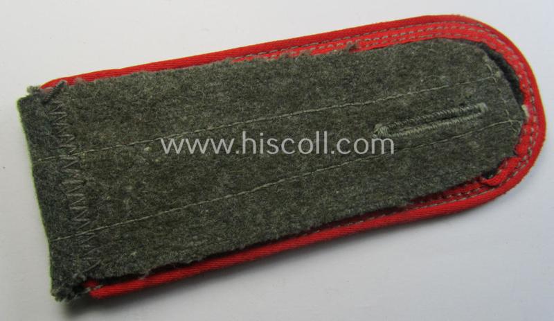 Single, later-war-period (ie. so-called: 'M44'-pattern-), simplified, WH (Heeres) NCO-type shoulderstrap as was intended for usage by a: 'Feldwebel eines (Sturm)Art.-Regiments'