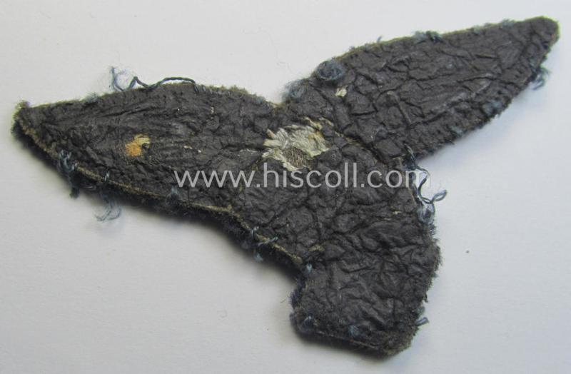 Interesting, 'Extra Qualität', WH (LW) EM/NCO- (evt. officers'-) type, hand-embroidered breast-eagle (ie. 'Brustadler für Mannschaften u. Uffz. der LW') being a so-called: 'down-tailed'-example that comes in a carefully tunic-removed, conditio...