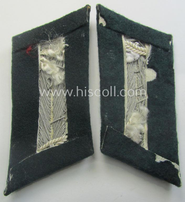 Pair of WH (Heeres) collar-tabs (ie. 'Kragenspiegel für Offiziere') as piped in the white- (ie. 'weisser'-) coloured branchcolour as was intended for an: 'Offizier der Infanterie-Trpn.'