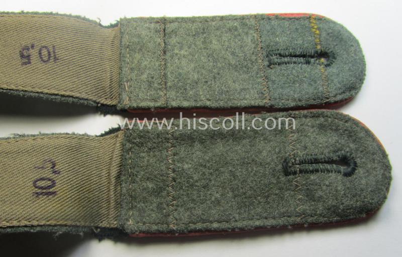 Pair of WH (Heeres), early-war period- (ie. 'M40'-pattern and/or rounded-style) EM-type shoulderstraps: 'Soldat eines Panzer- o. Panzerjäger-Rgts. o. Abts.'