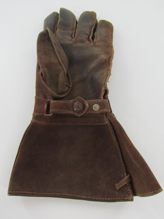 Luftwaffe Pilot Gloves dated 1944 and LBA Marked