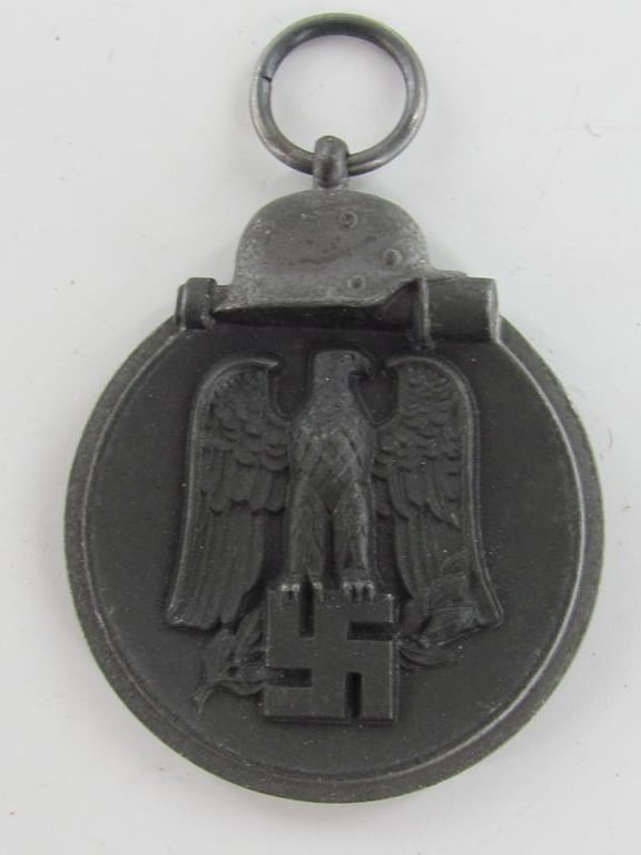 Winterschlacht im Osten 1941-42 Medal, Maker 6....Mint